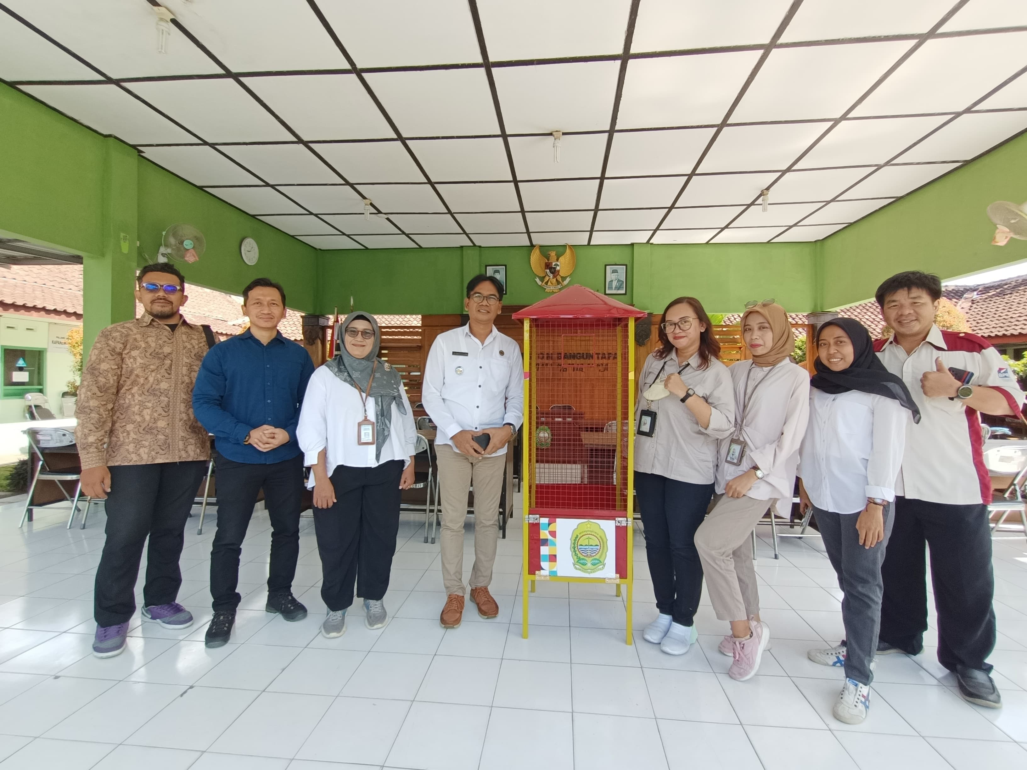 Penyerahan Rumah Botol di kepanewon Banguntapan